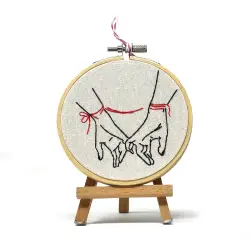 Rundes Cotton-Handarbeits-Herz-Kunstwerk von Paparesta Design...