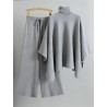 Completo Maglione Due Pezzi da Donna Autunno Inverno: Maglione a Collo Alto con Mantella e Pantaloni Larghi in Maglia Tinta Unit